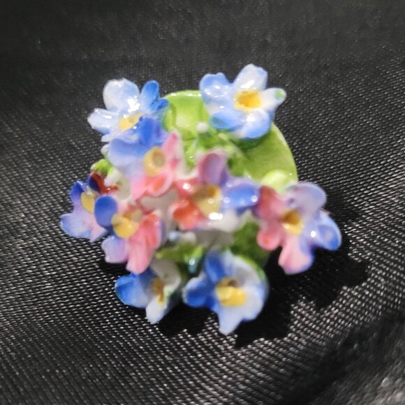 VTG Spring Forget Me Not Pink Blue Yellow Gr Bouquet England Porcelain Brooch 1" - Picture 2 of 9